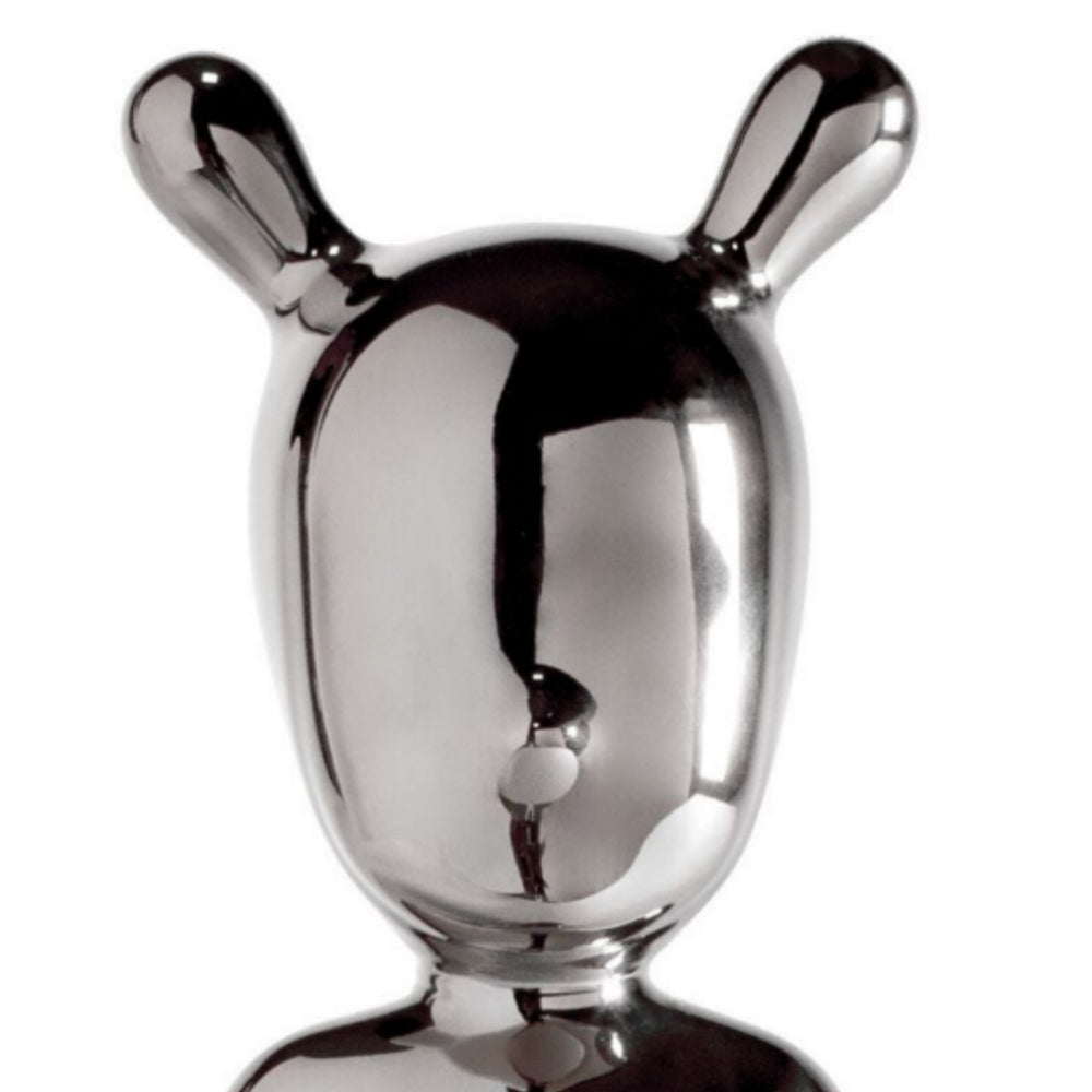 تمثال الضيف الفضي. نموذج صغير.