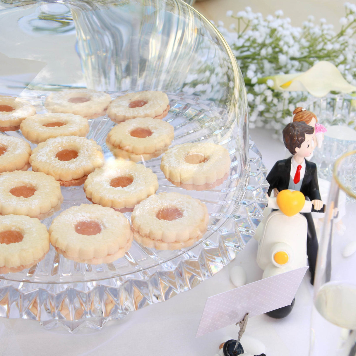 طبق تاج الجوهرة ذو القاعدة مع قبة، 33 سم