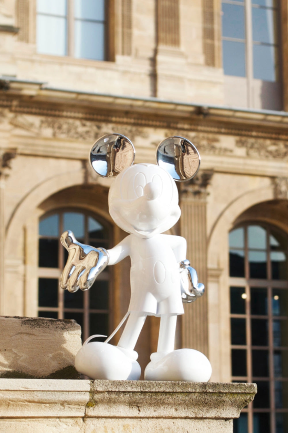 تمثال ميكي صغير ثنائي اللون - أبيض/ذهبي