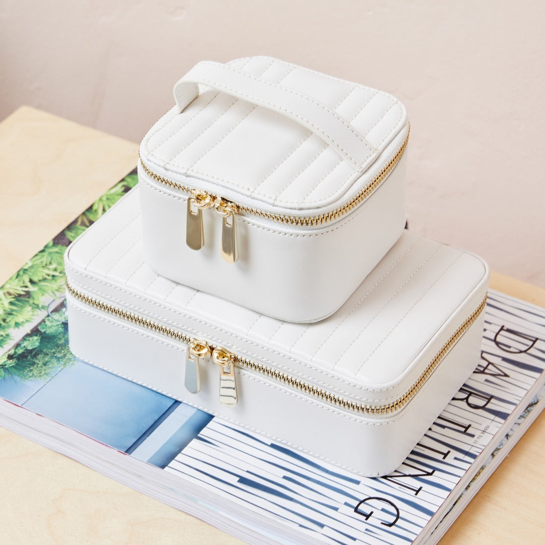 Maria Medium Zip Case in White
