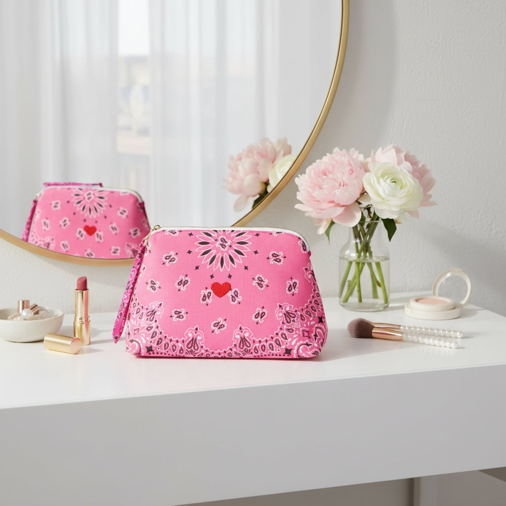 حقيبة أدوات الزينة الكبيرة من كول إت فانيتي - لون الفراولة/الفوشيا - مصنوعة يدويًا
