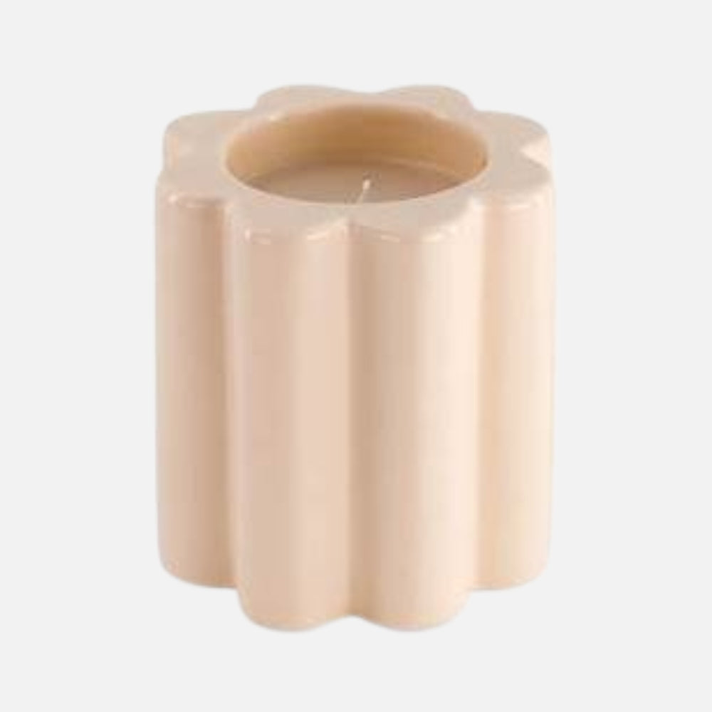 شمعة كانديلا المعطرة برائحة الحطب