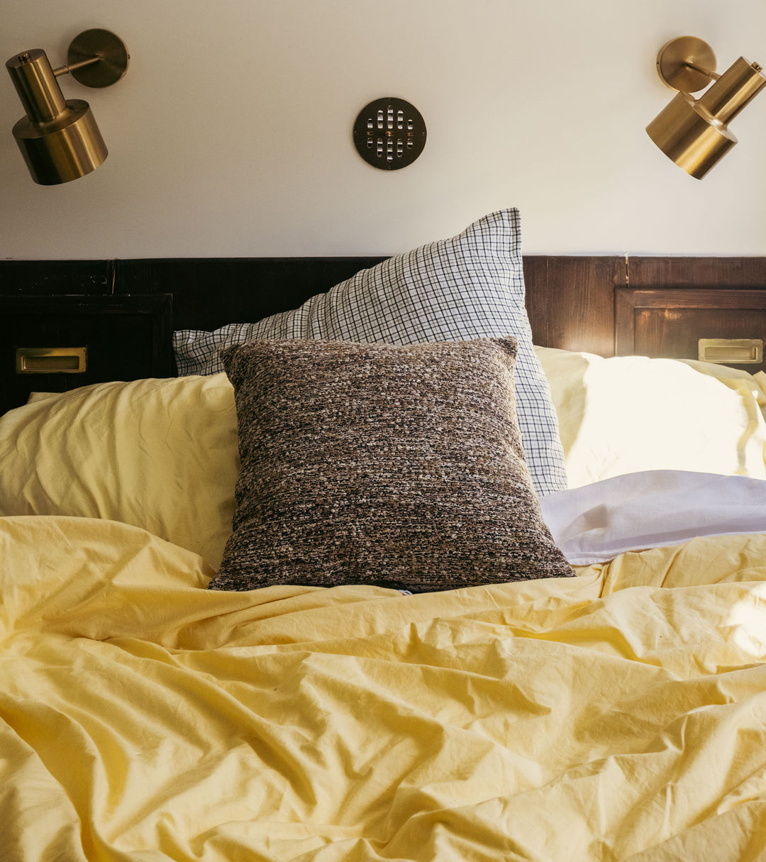 وسادة كارينو بتأثير تويد بني وأخضر (45 × 45 سم)