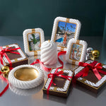 إطار صورة من الخزف من جنيف مع لمسات ذهبية