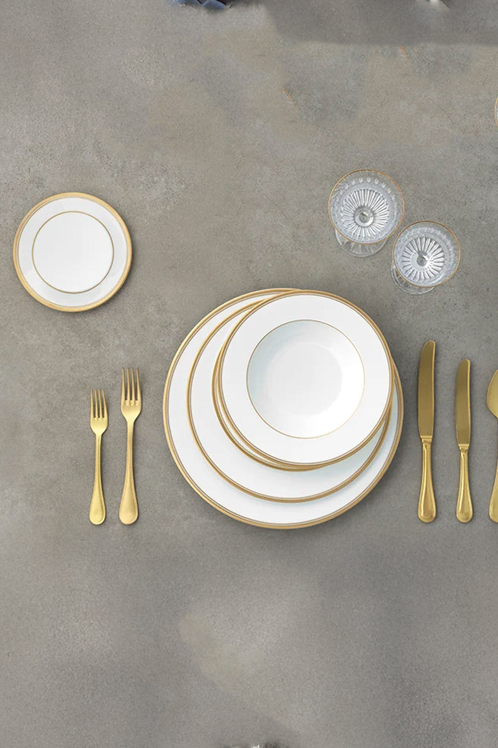 كوب شاي وصحن لو فيرييه ذهبي، 230 مل