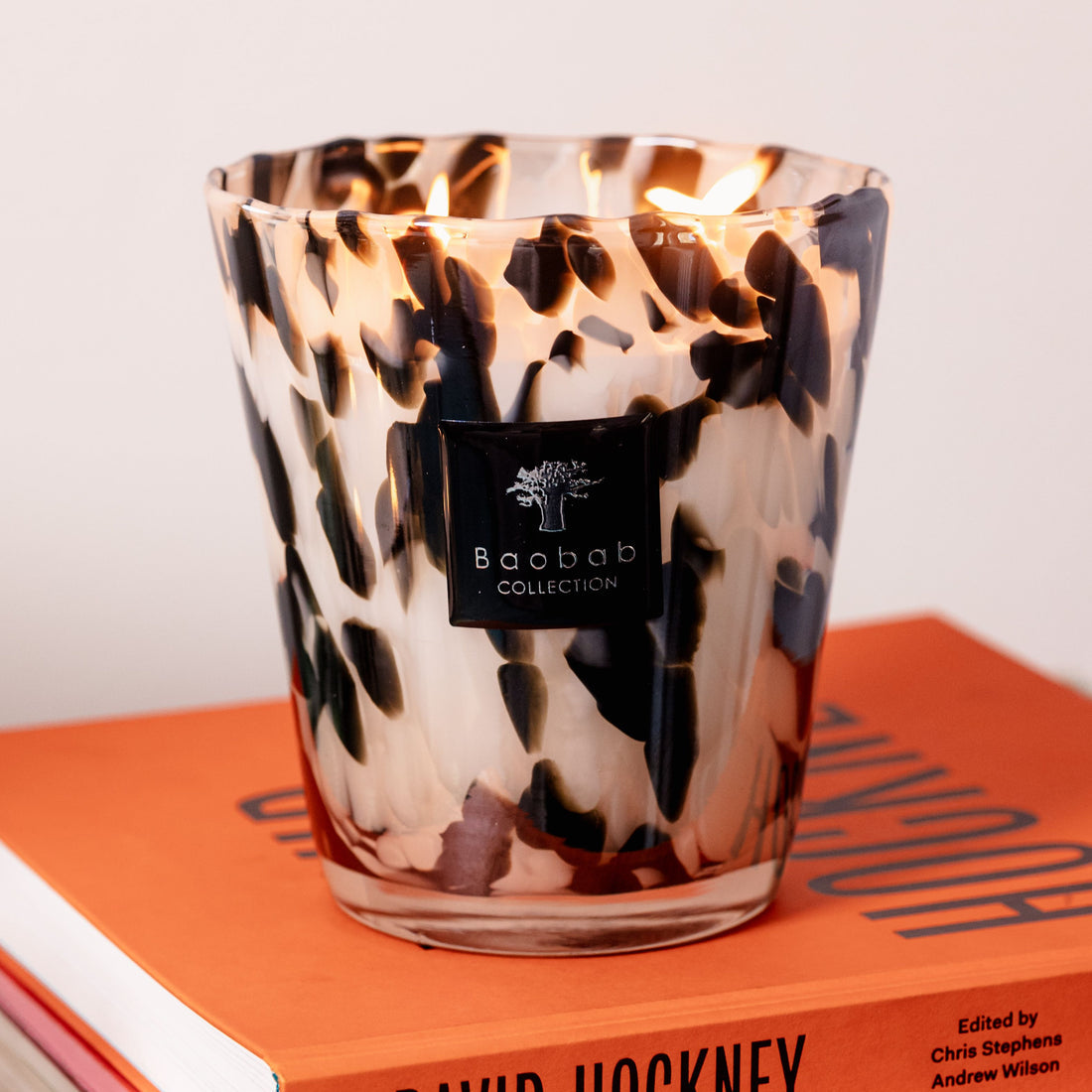 Pearls Black 4-Wick Scented Candle, 1.1kg