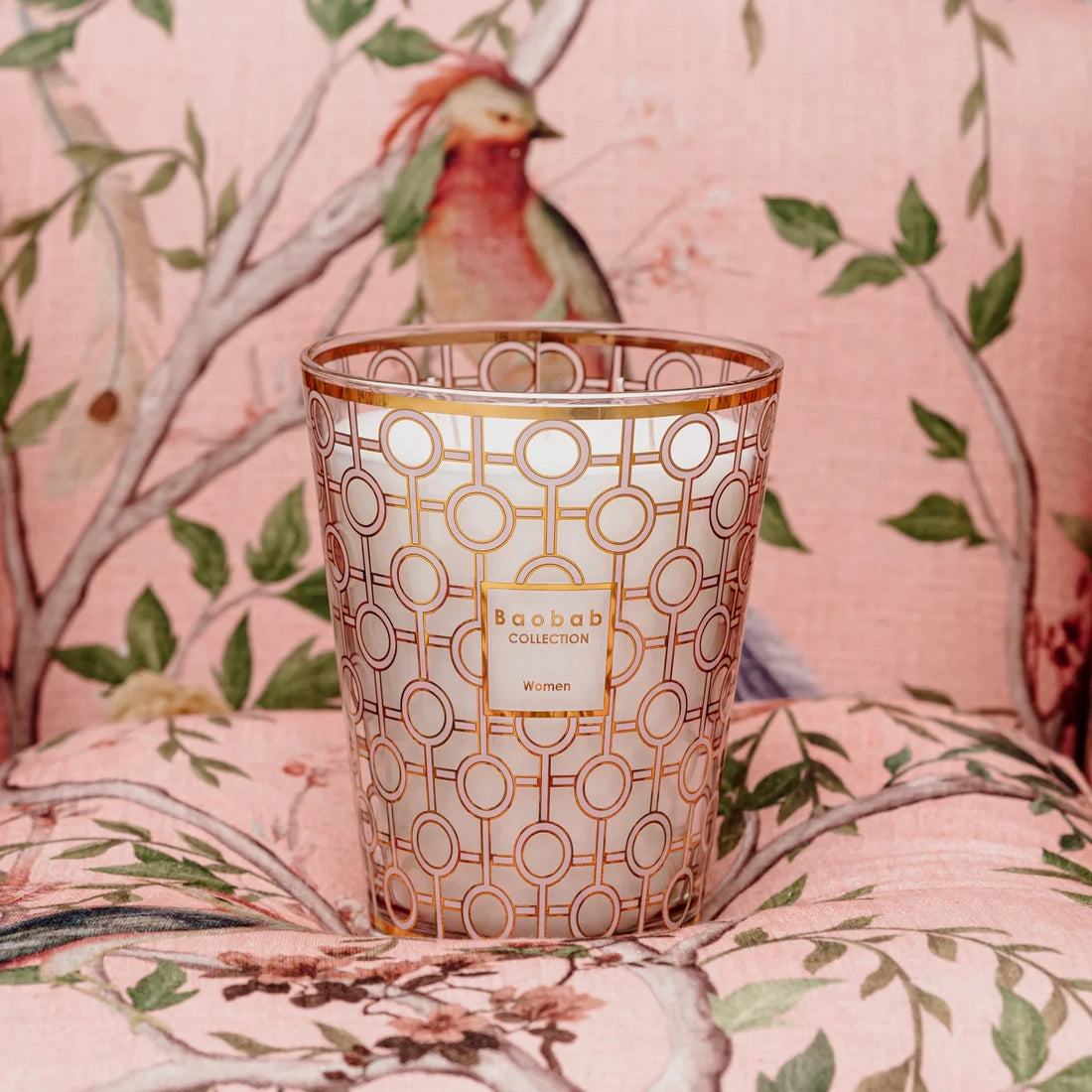 Baobab Collection Women 4-wick scented candle in mouth-blown glass, 1.1kg, styled in a room setting
