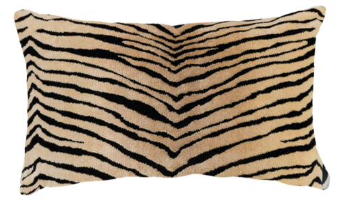 Carino – Tiger Velvet Cushion (50cm x 30 cm)