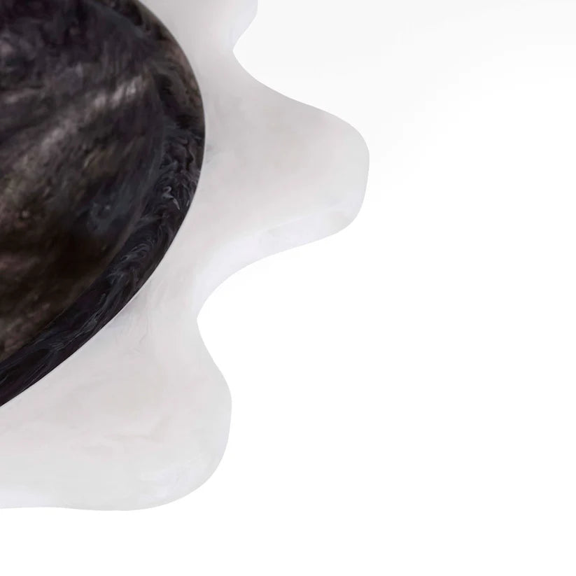 وعاء كومو ريبل باللونين الأبيض والأسود - أكريليك رخامي مصبوب يدويًا