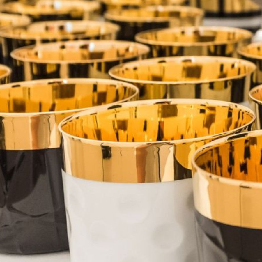 كأس شمبانيا أبيض، بنقشة منقط